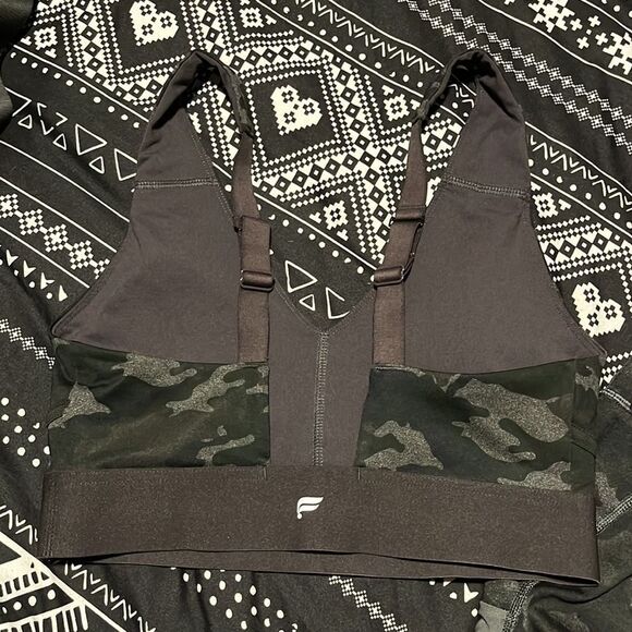 Fabletics Camo Leggings & Bra Bundle - Picture 7 of 15